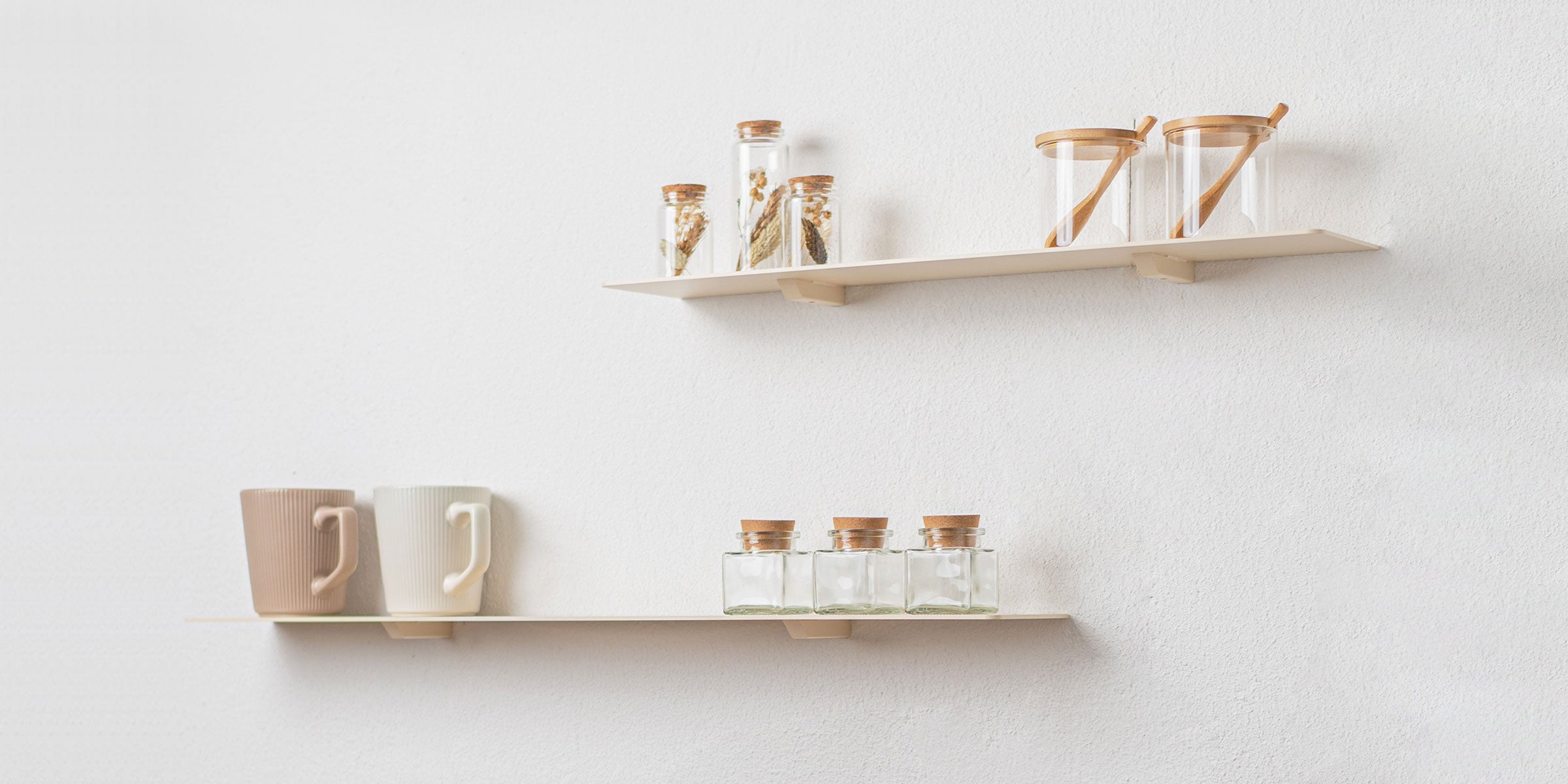 Regal dekorieren: Die besten Tipps für ein modernes und ästhetisches Regalstyling
