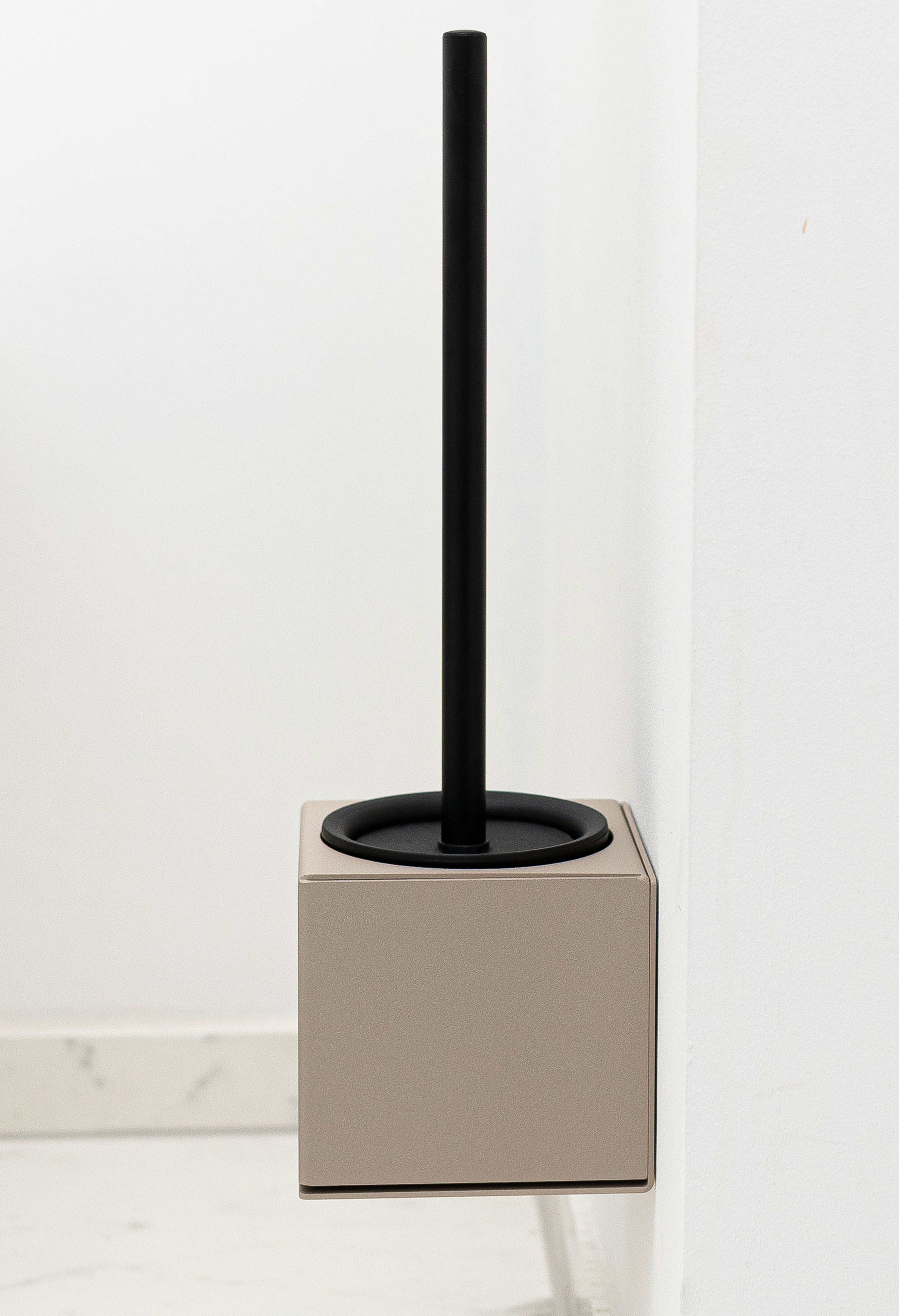 WC-Bürstenhalter LYON zum Kleben ohne Bohren in Farbe Champagner seitliche Ansicht