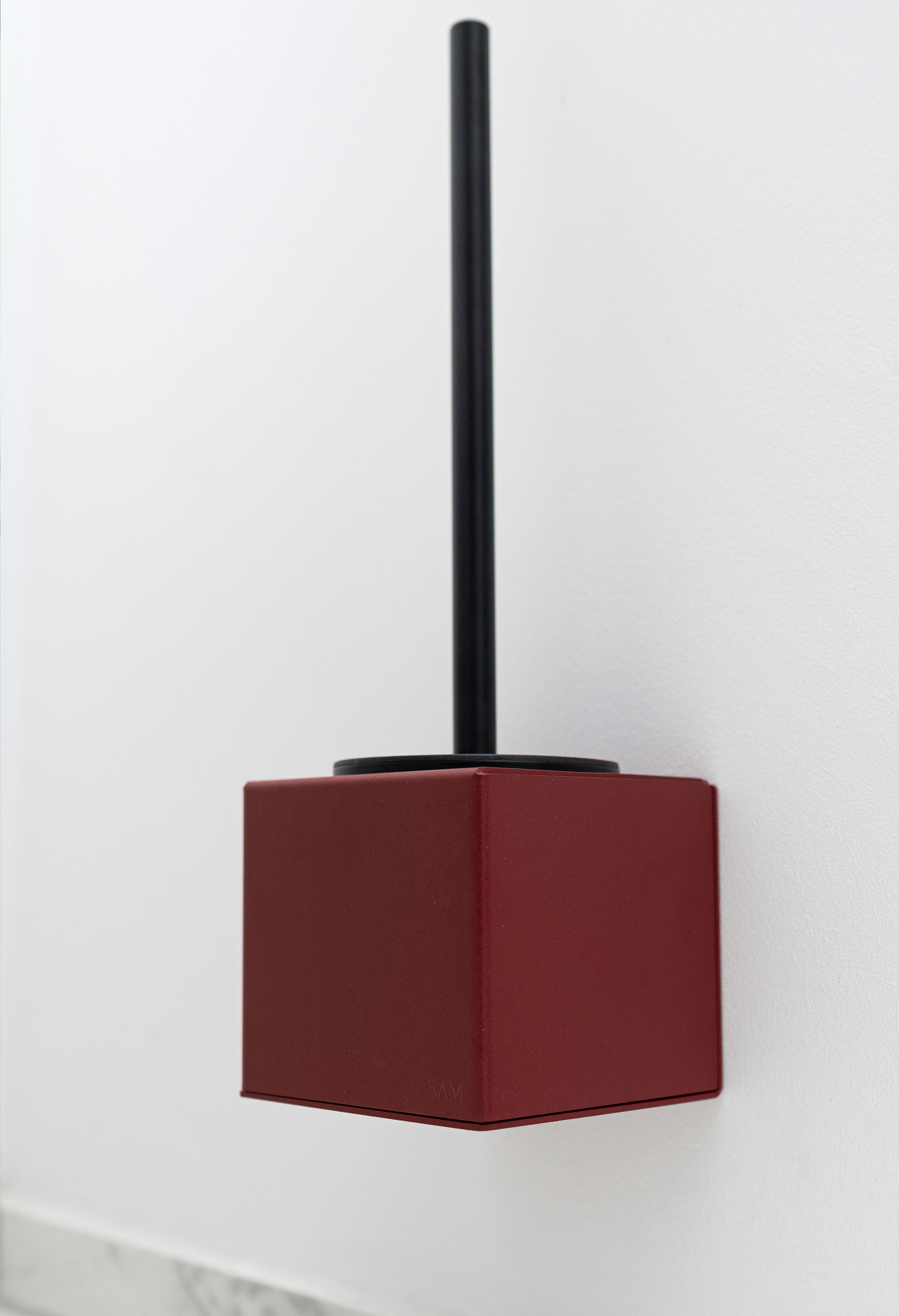 WC-Bürstenhalter LYON aus pulverbeschichtetem Stahl zum Kleben ohne Bohren in Farbe Velvet Red