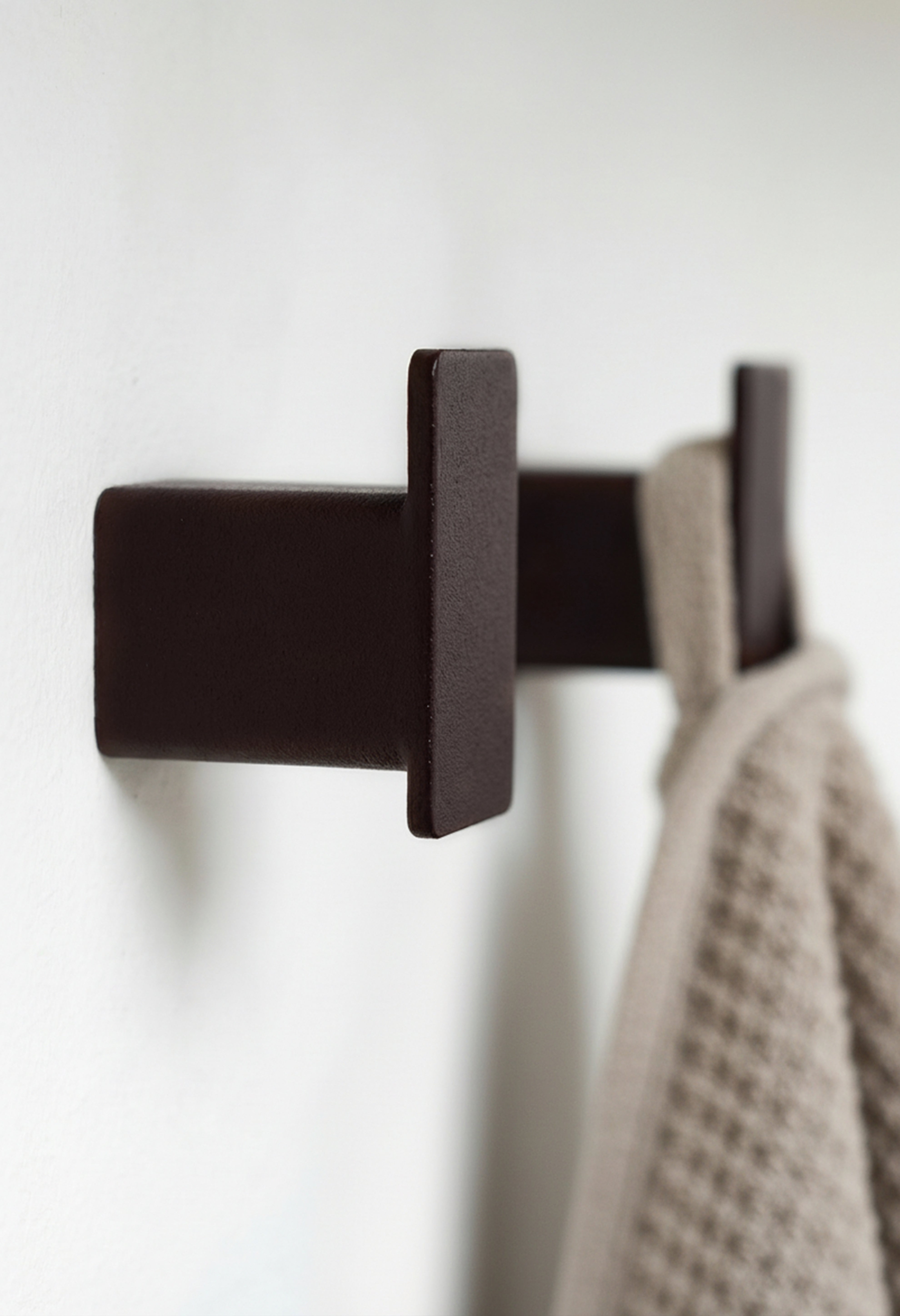 Close Up Wandhaken Nizza in Farbe Marone