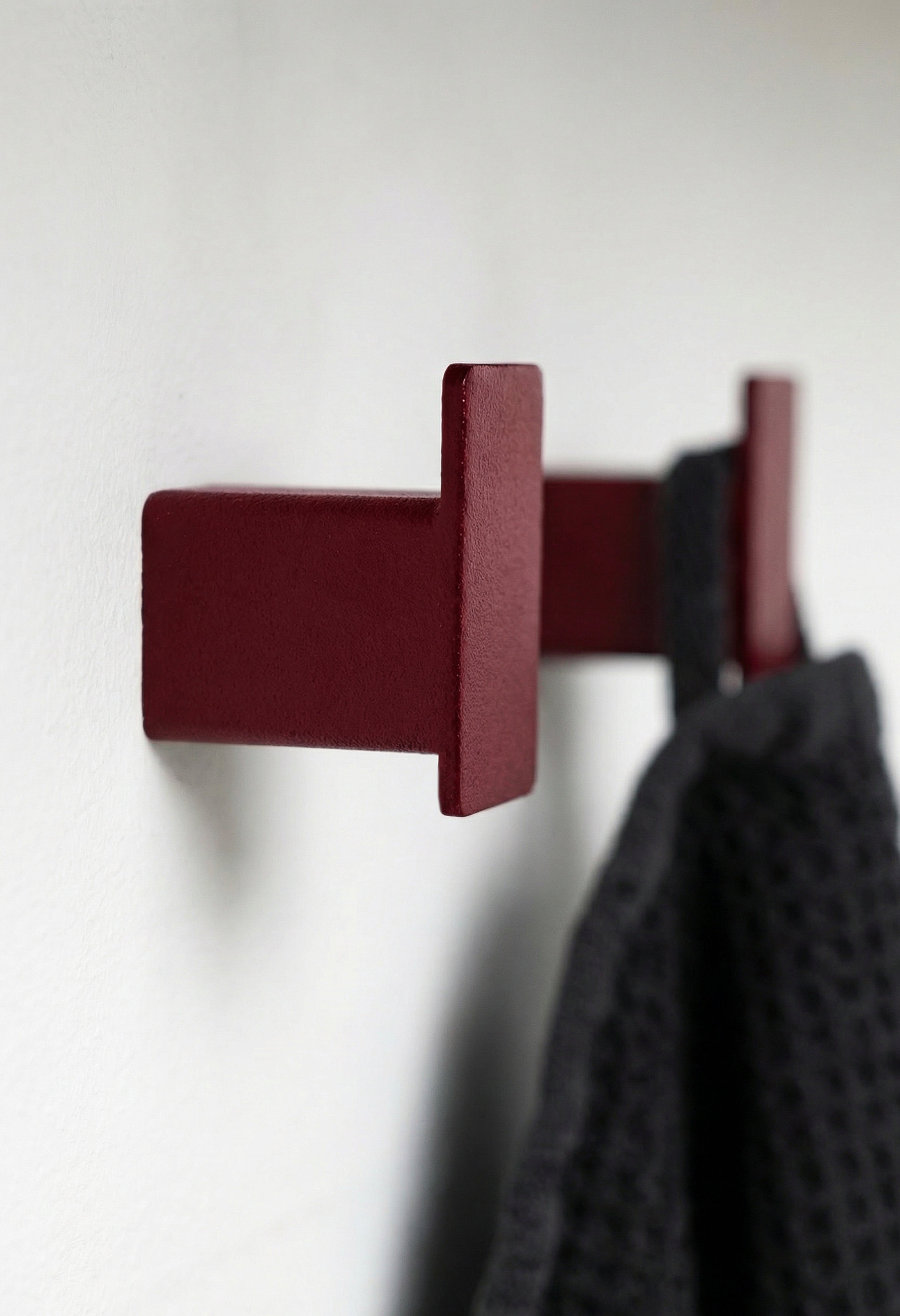 Close Up Wandhaken Nizza in Farbe Velvet Red